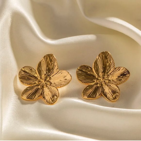🍏50% OFF/3+...Statement Flower Stud Earrings (Gold color) - Picture 9 of 16